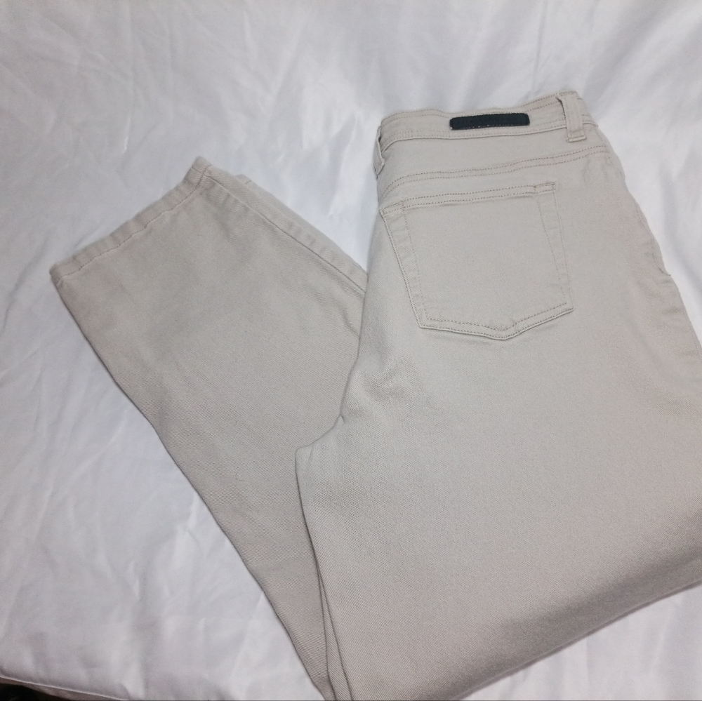 Gloria Vanderbilt Cream/Tan Denim Jeans with Red Brand Tag